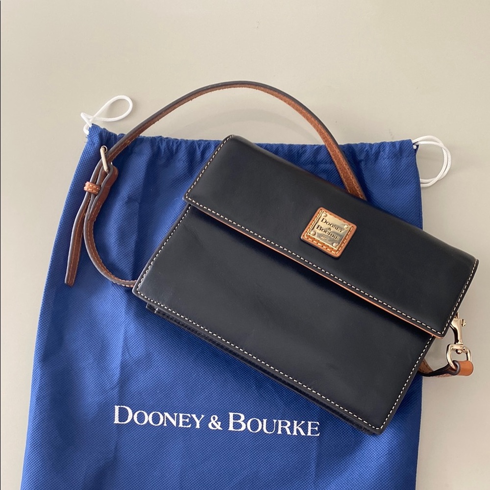Dooney & Bourke Black Leather Crossbody Bag - Picture 3 of 12